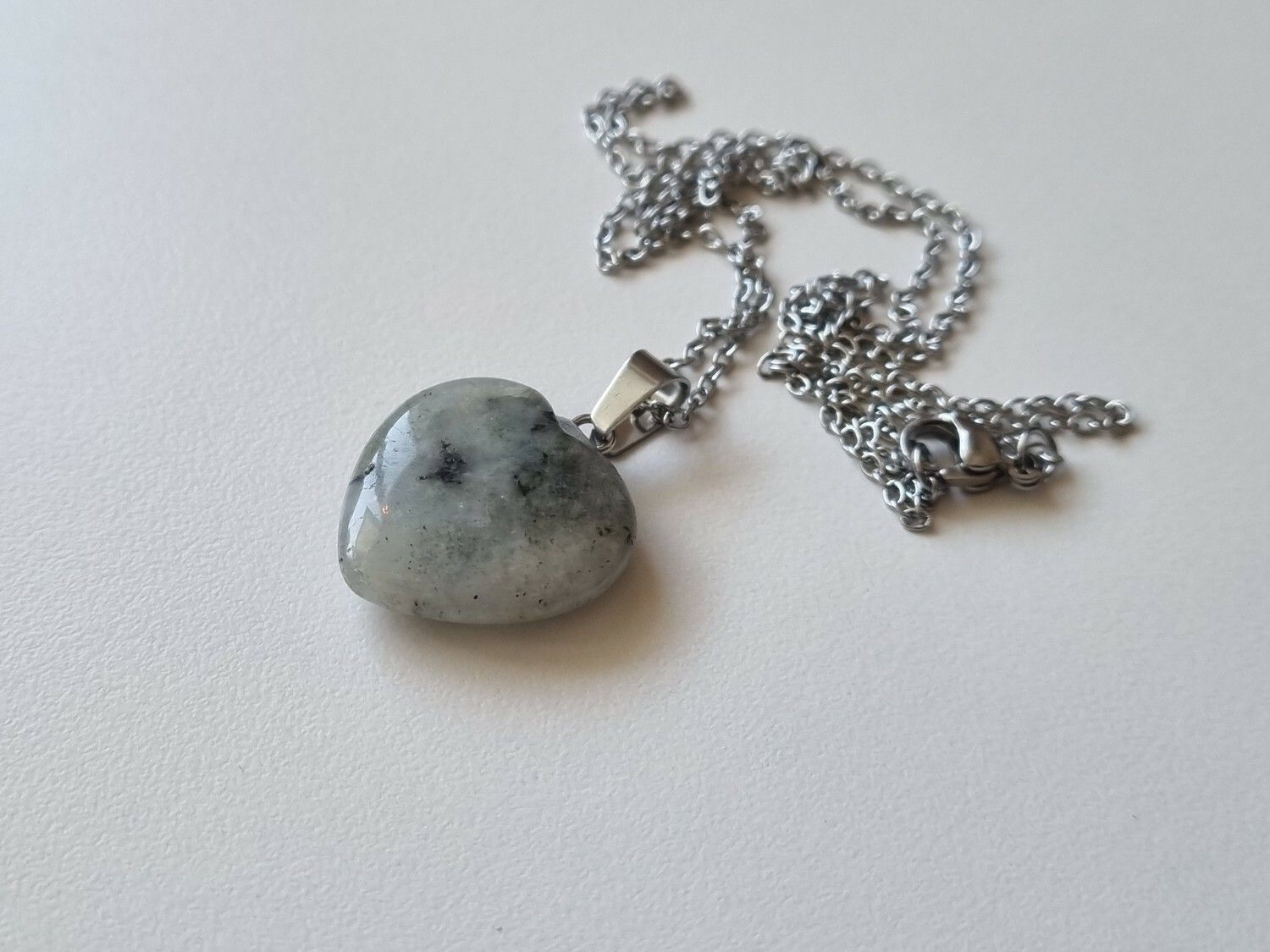 Halsband Hjärta i sten (grått)