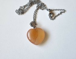 Halsband Hjärta i sten (orange)