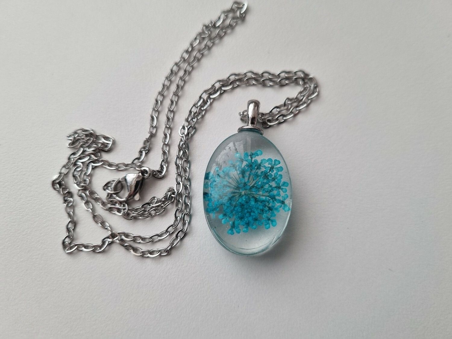 Halsband med oval glasberlock (turkos)