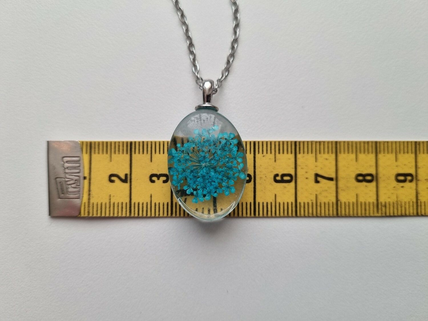 Halsband med oval glasberlock (turkos)