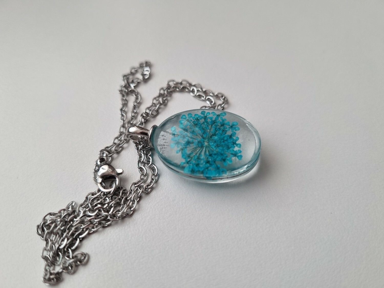 Halsband med oval glasberlock (turkos)