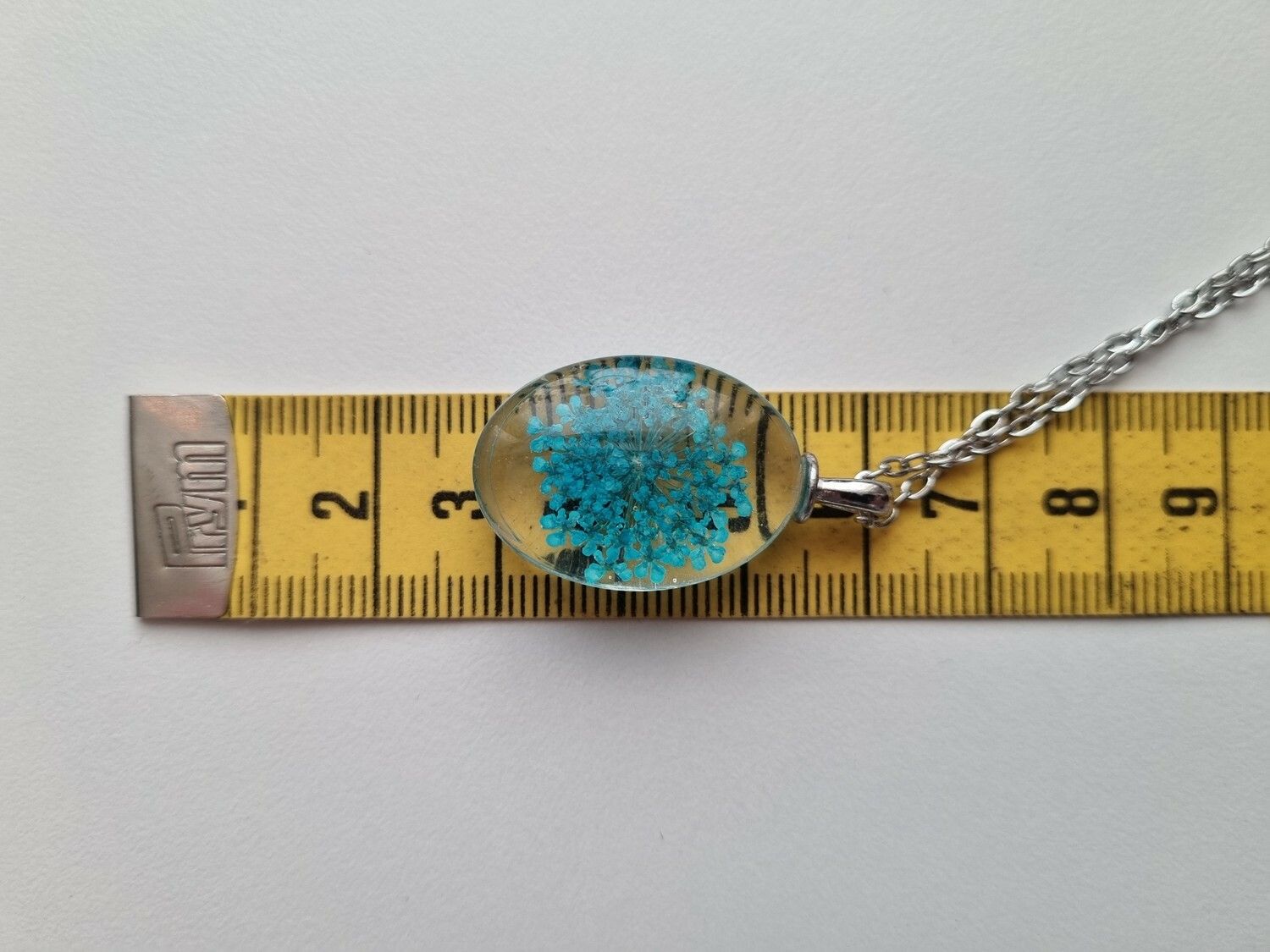 Halsband med oval glasberlock (turkos)