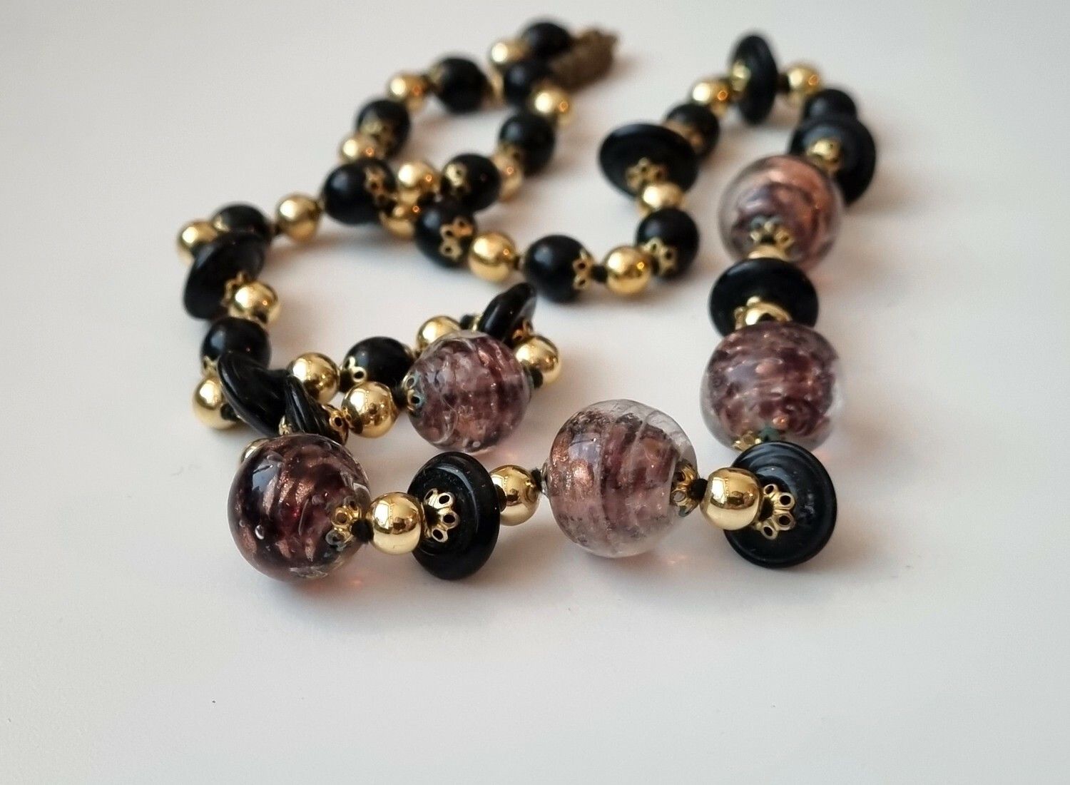 Halsband, Venetian Wedding Cake Black and Pink Glass Beads