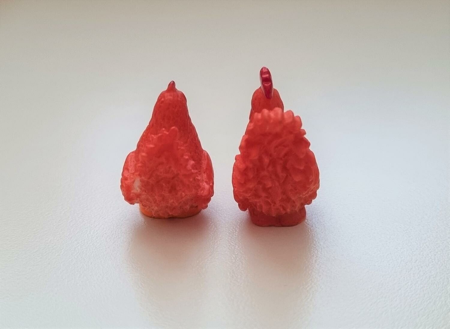 Tupp och höna. Miniatyrer / figuriner för dockskåpet, tittskåp mm