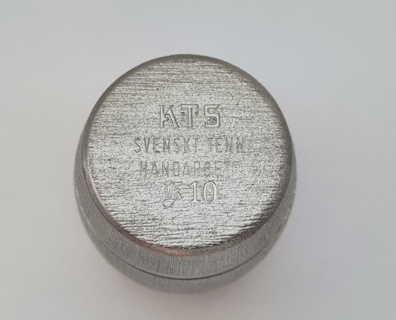 Bägare / mugg / tunna i tenn. KTS Svenskt Tenn