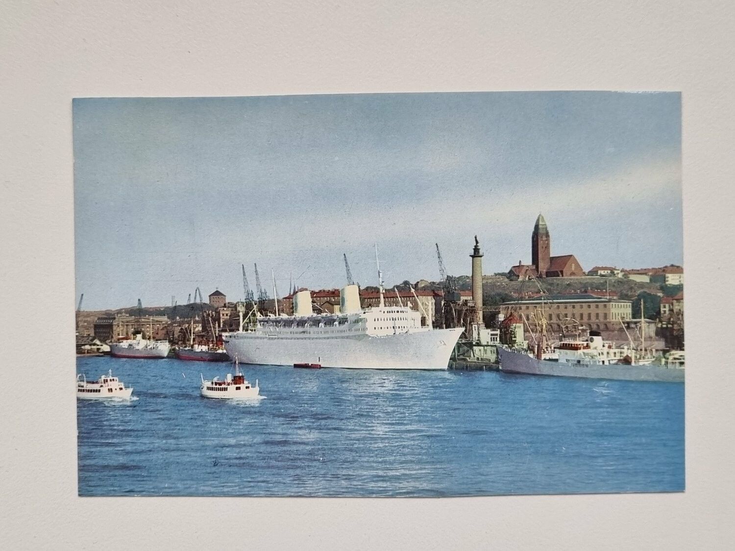 Litet vykort / bild, Hamnen med "Gripsholm" The "Gripsholm" in harbor