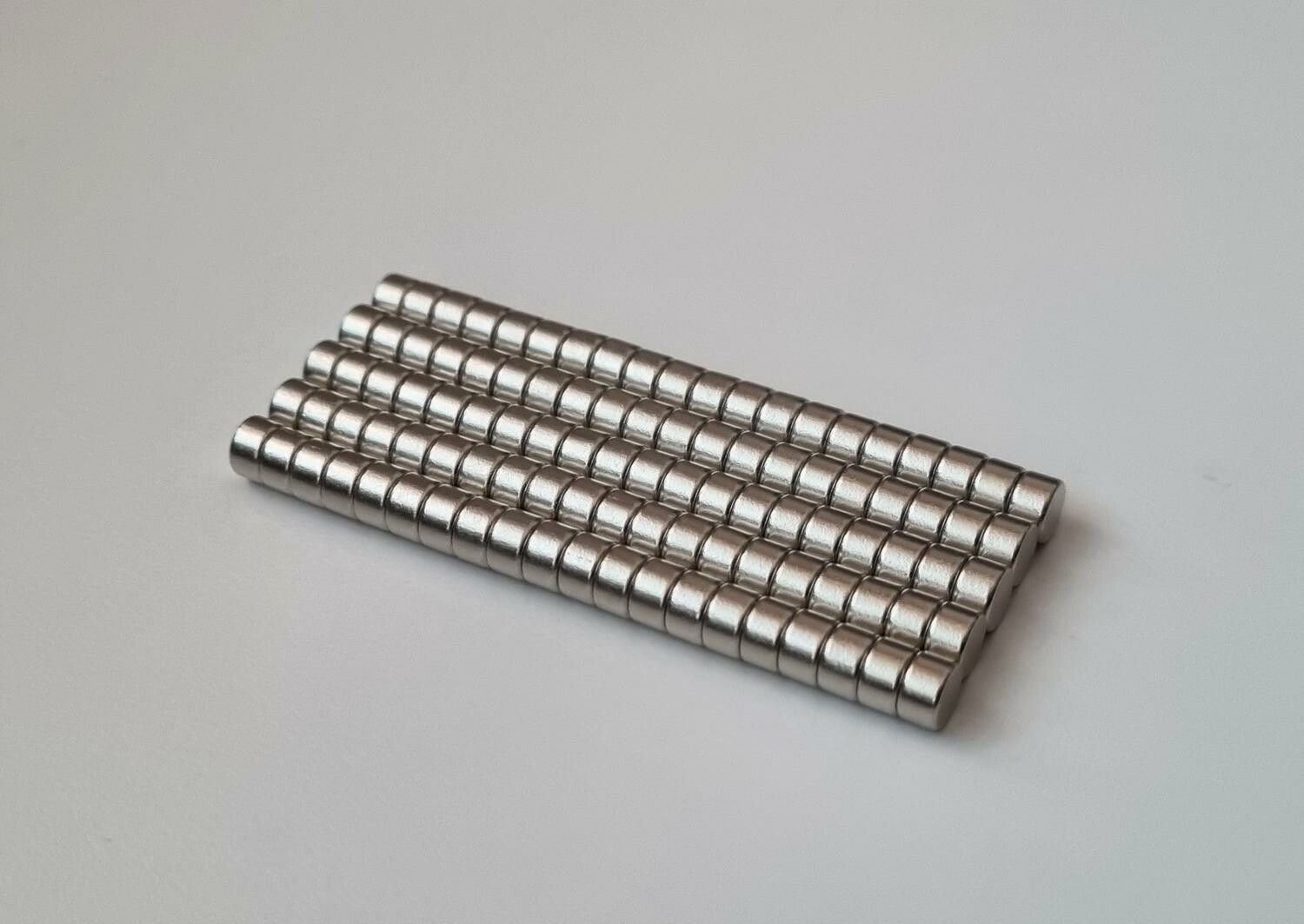 100 st Neodymium magneter (5x3 mm) runda magneter