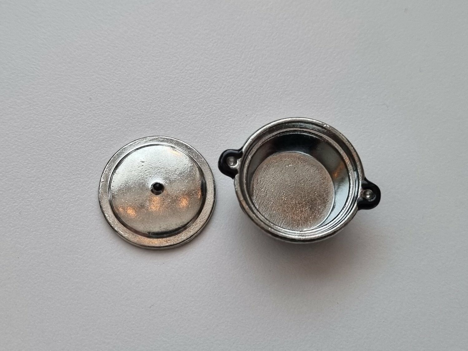 Miniatyr, kastrull med lock