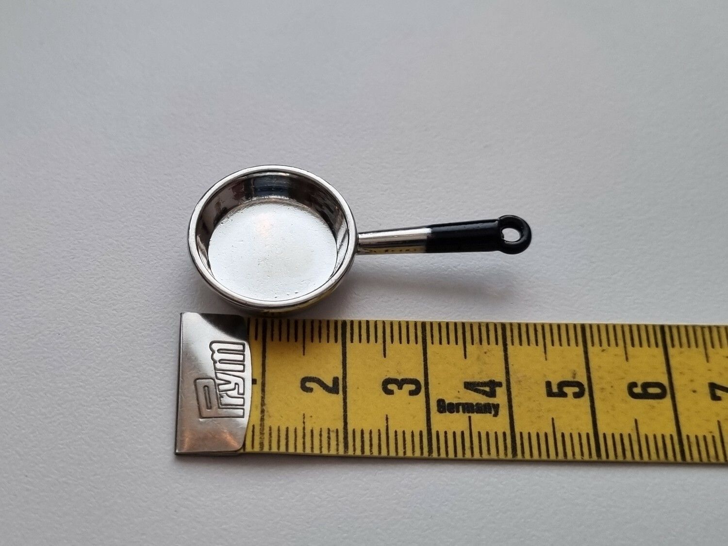 Miniatyr, stekpanna i metall