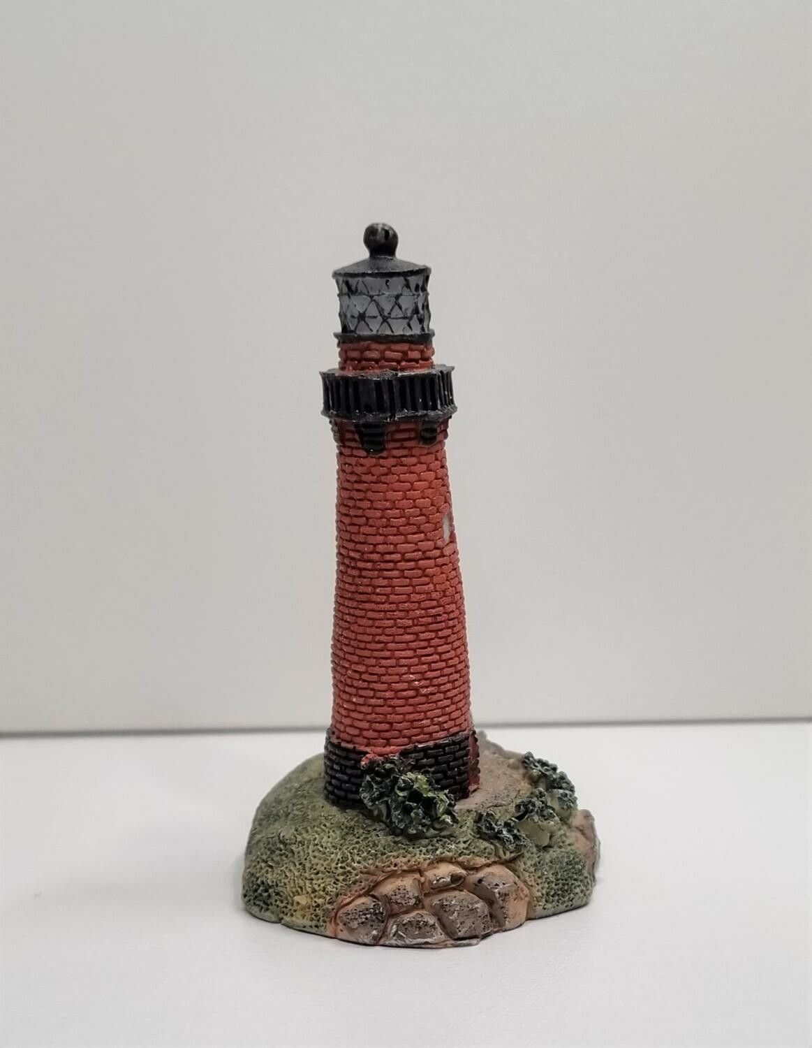 Miniatyrfyr, minifyr med litet hus bredvid