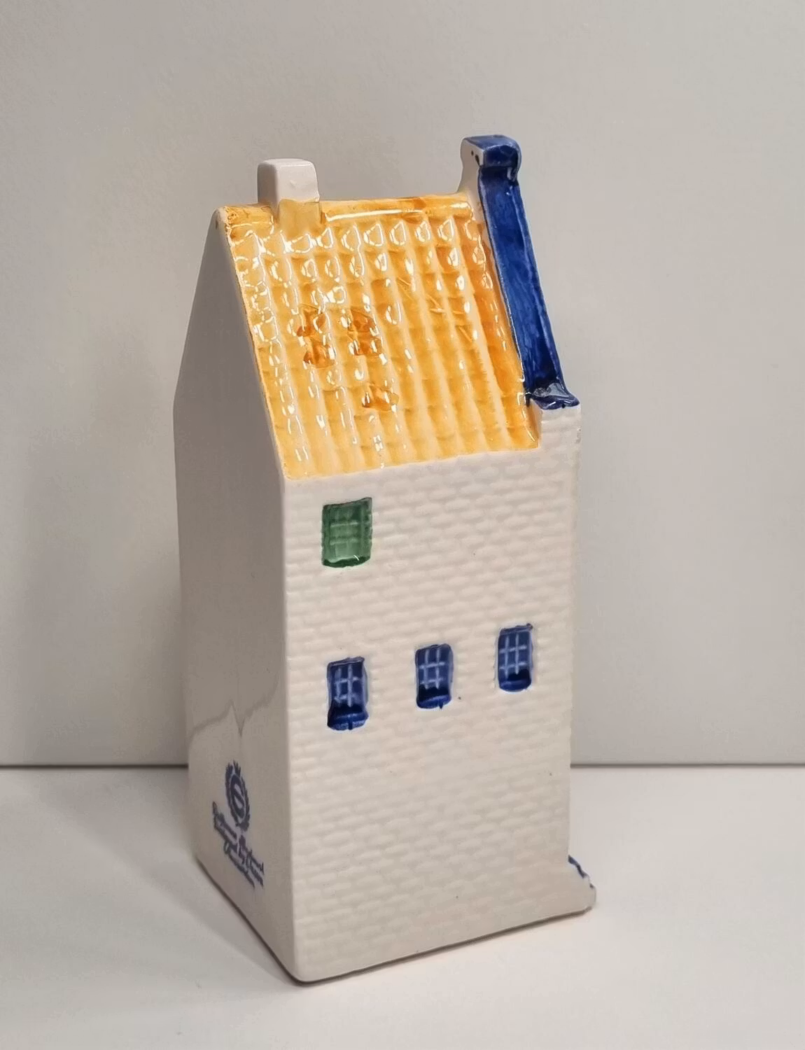 Miniatyrhus, minihus - Delftware Handwork Designed by Elesva (hus nr 8)