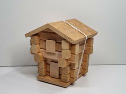 Miniatyrhus, minihus i trä med lösa delar (hus nr 175)