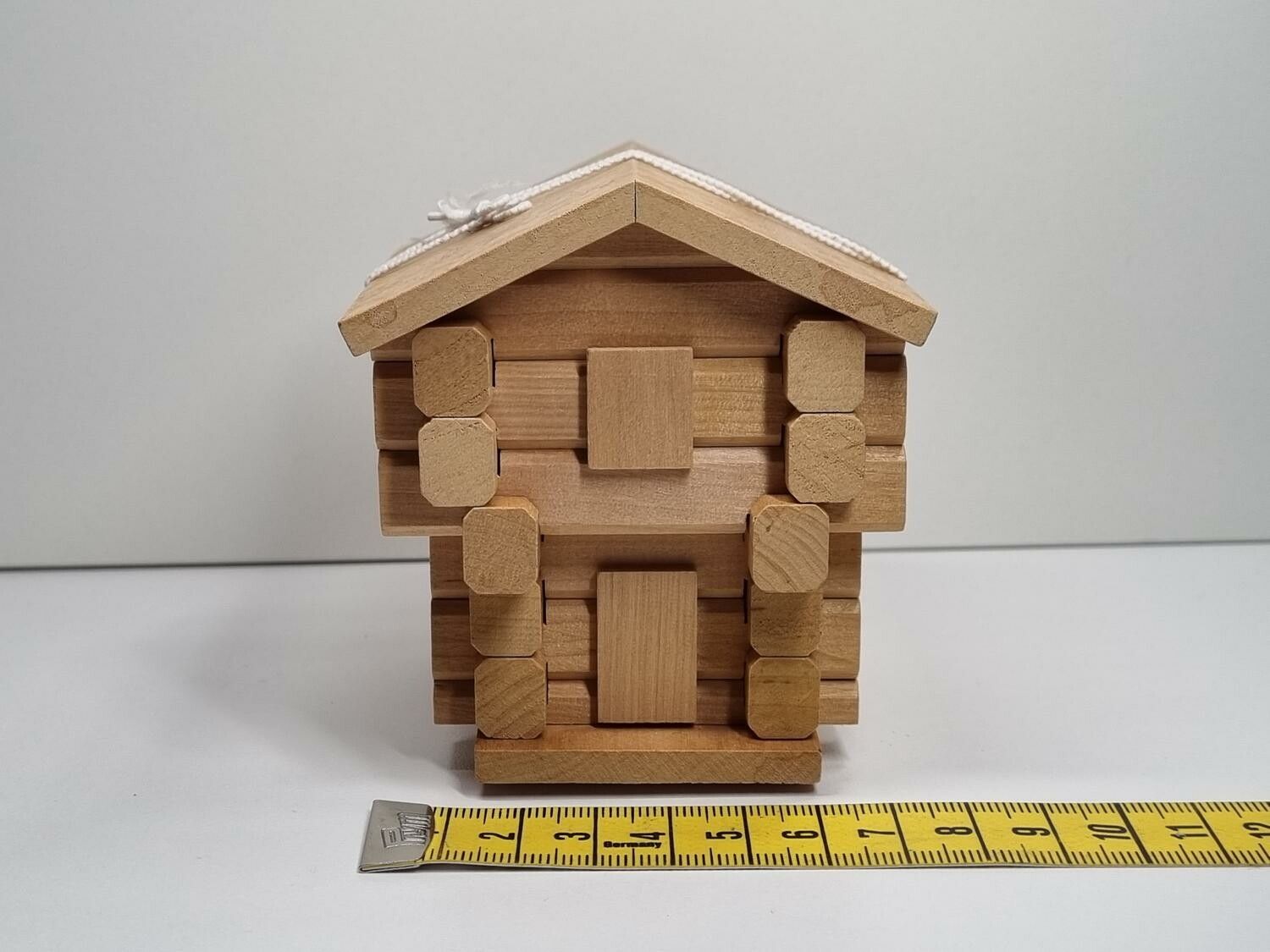 Miniatyrhus, minihus i trä med lösa delar (hus nr 175)