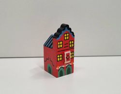Miniatyrhus, minihus i trä (hus nr 119)