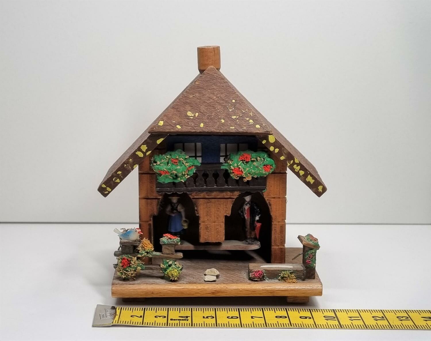 Miniatyrhus, minihus i trä. Toggili Väderhus (hus nr 165)