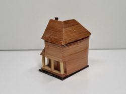 Miniatyrhus, minihus i trä/papp. Öppningsbart (hus nr 171)