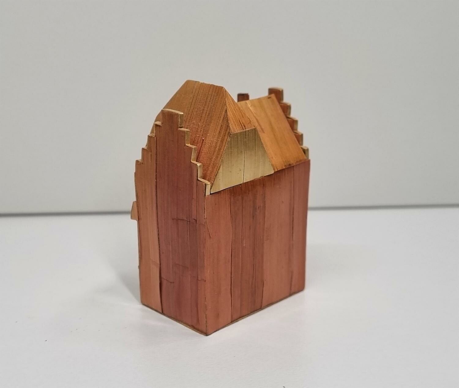 Miniatyrhus, minihus i trä/papp (hus nr 170)