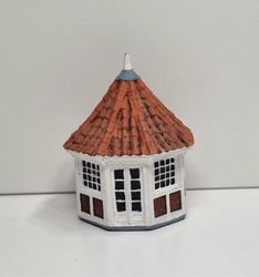 Miniatyrhus, minihus - Trip Trap, Postmästarens lusthus NR 38. (hus nr 17)