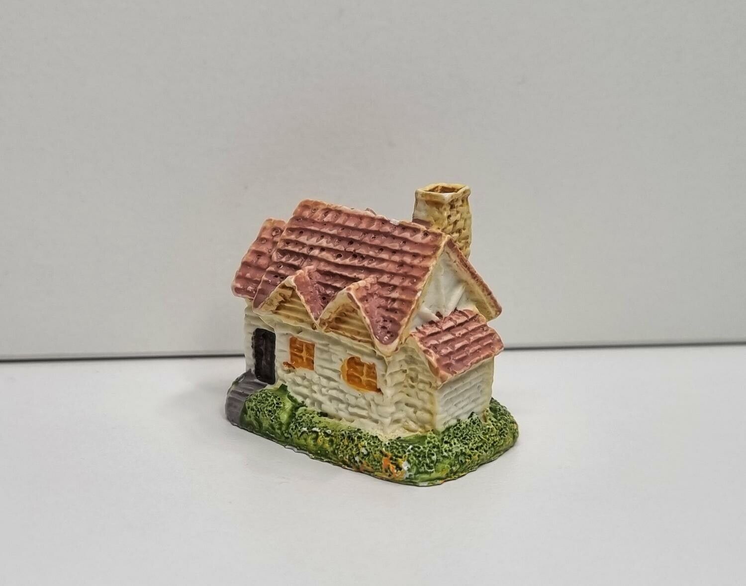 Miniatyrhus, minihus - Midways Importers (hus nr 67)