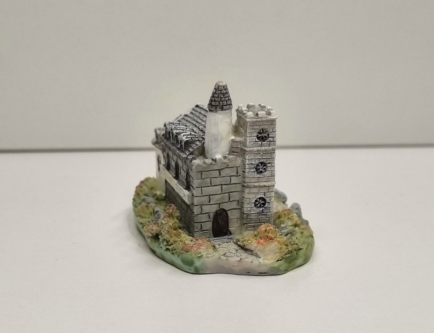 Miniatyrkyrka, minikyrka (hus nr 73)