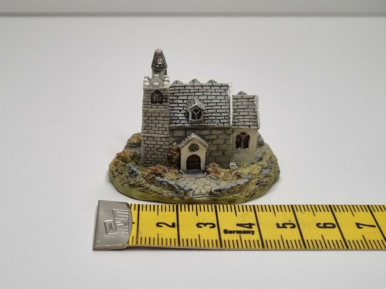 Miniatyrkyrka minikyrka (hus nr 68)
