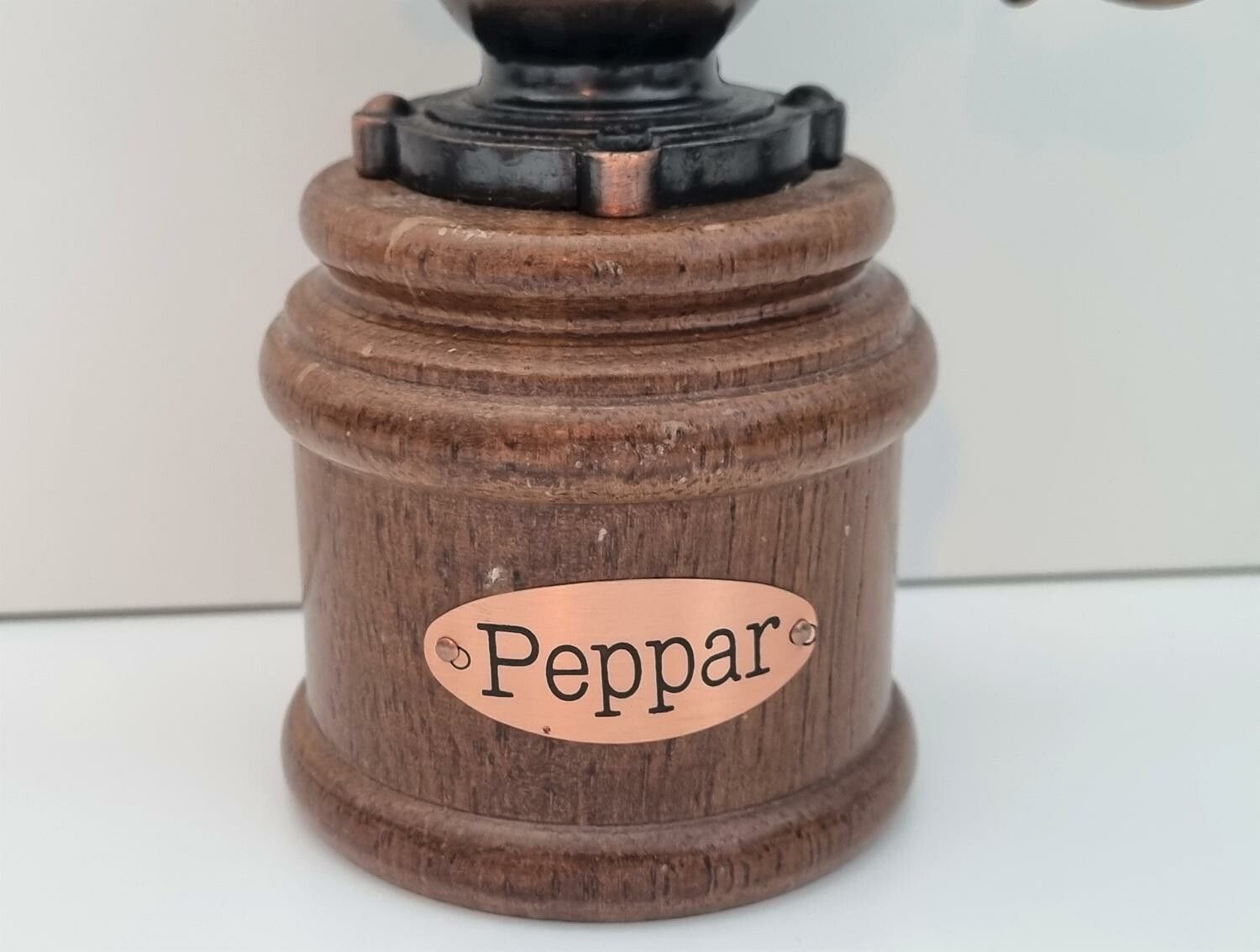 Pepparkvarn i trä och metall