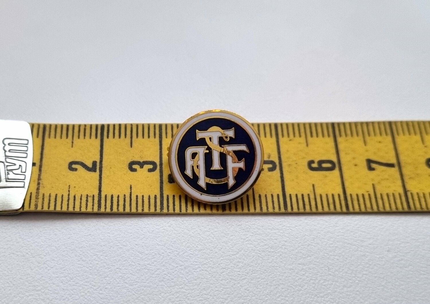 Pin ATF,  Svenska emaljarbeten