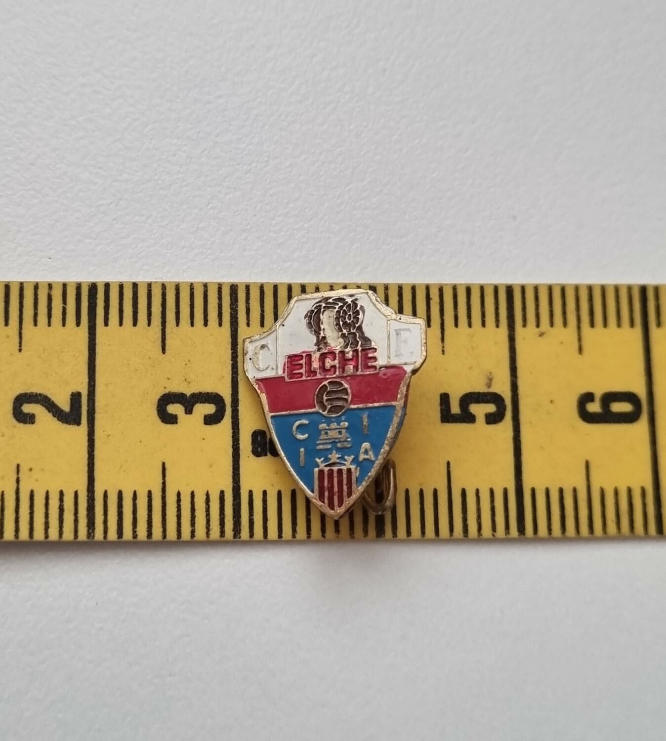 Elche CF fotboll, Pin / nålmärke