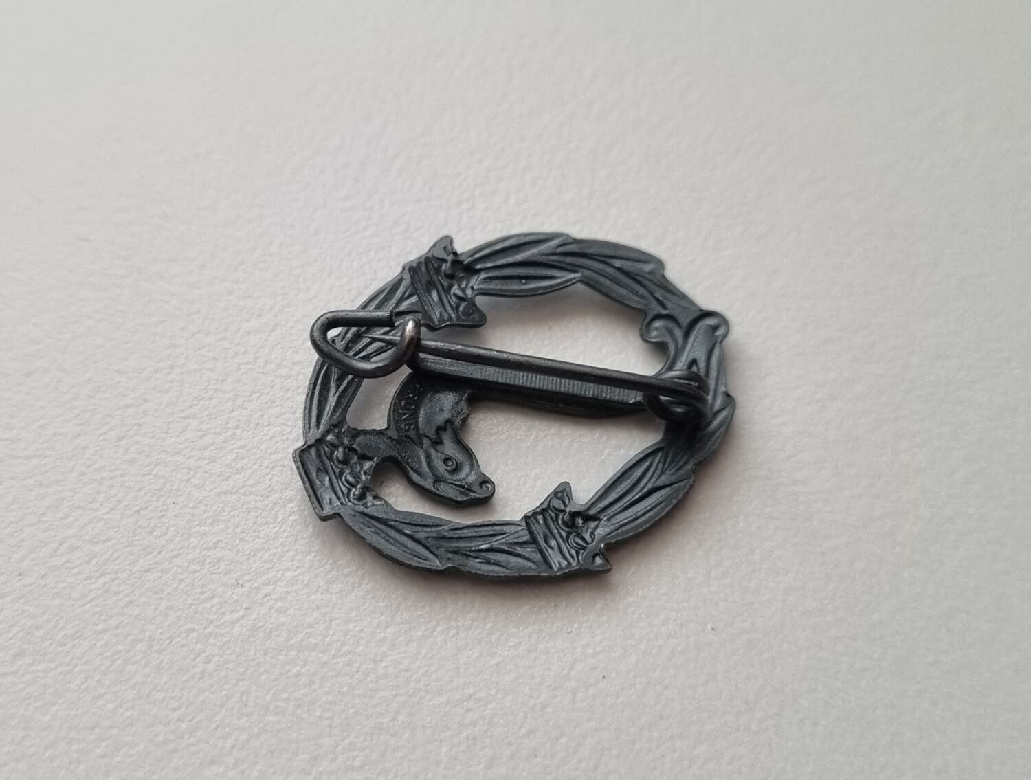 Simmärke Järnmärket. Pin / nålmärke