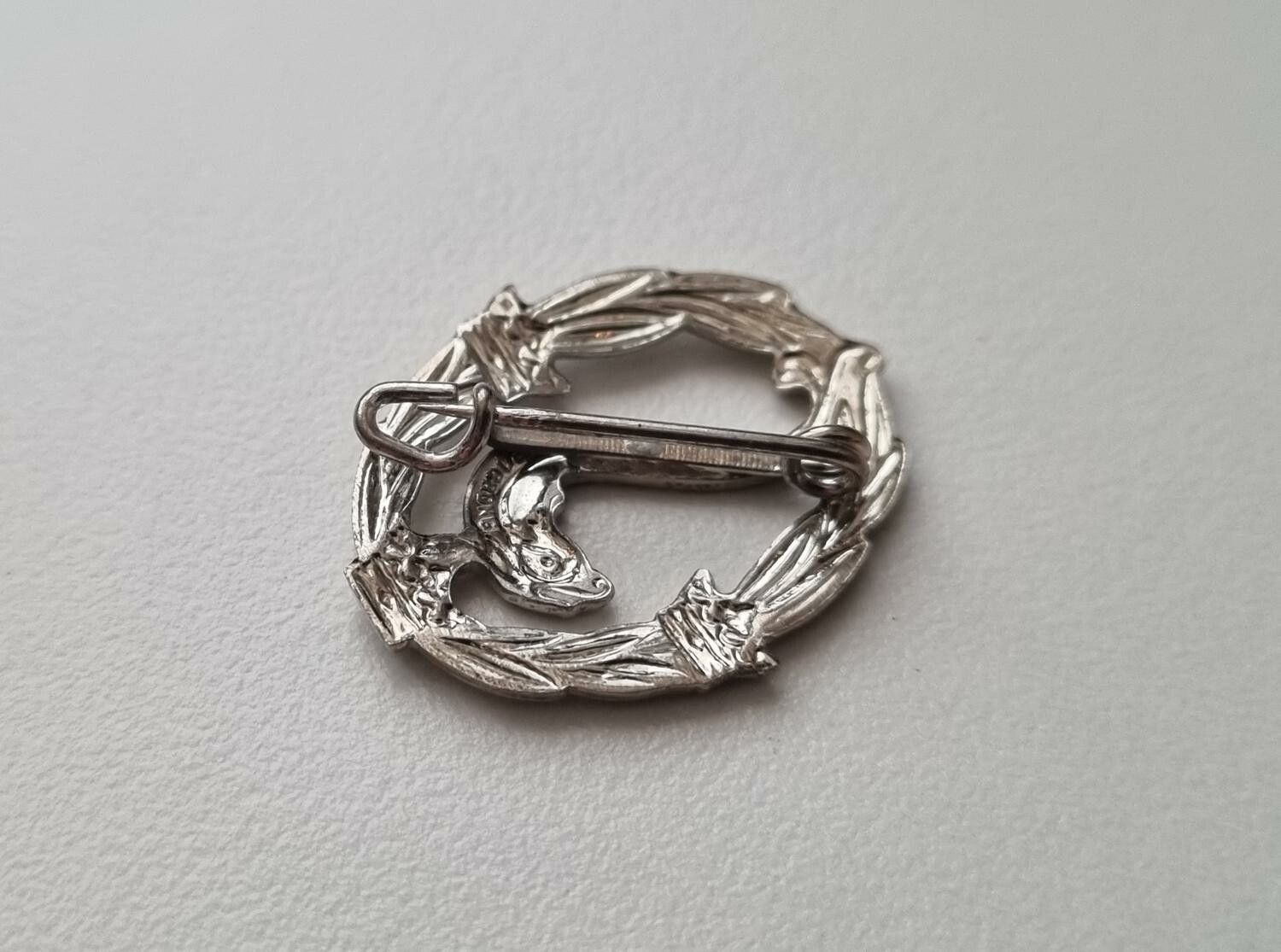 Simmärke Silvermärket. Pin / nålmärke