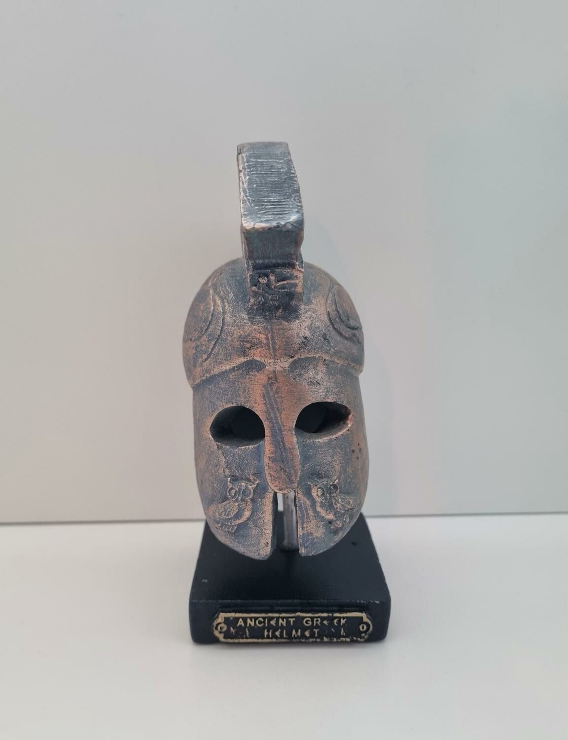 Skulptur, grekisk hjälm / spartansk hjälm