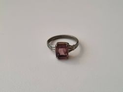 Ring med rosa sten