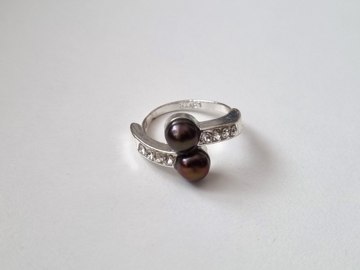 Ring med stenar, LBVYR