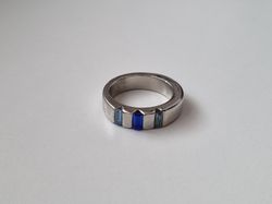 Ring med tre stenar