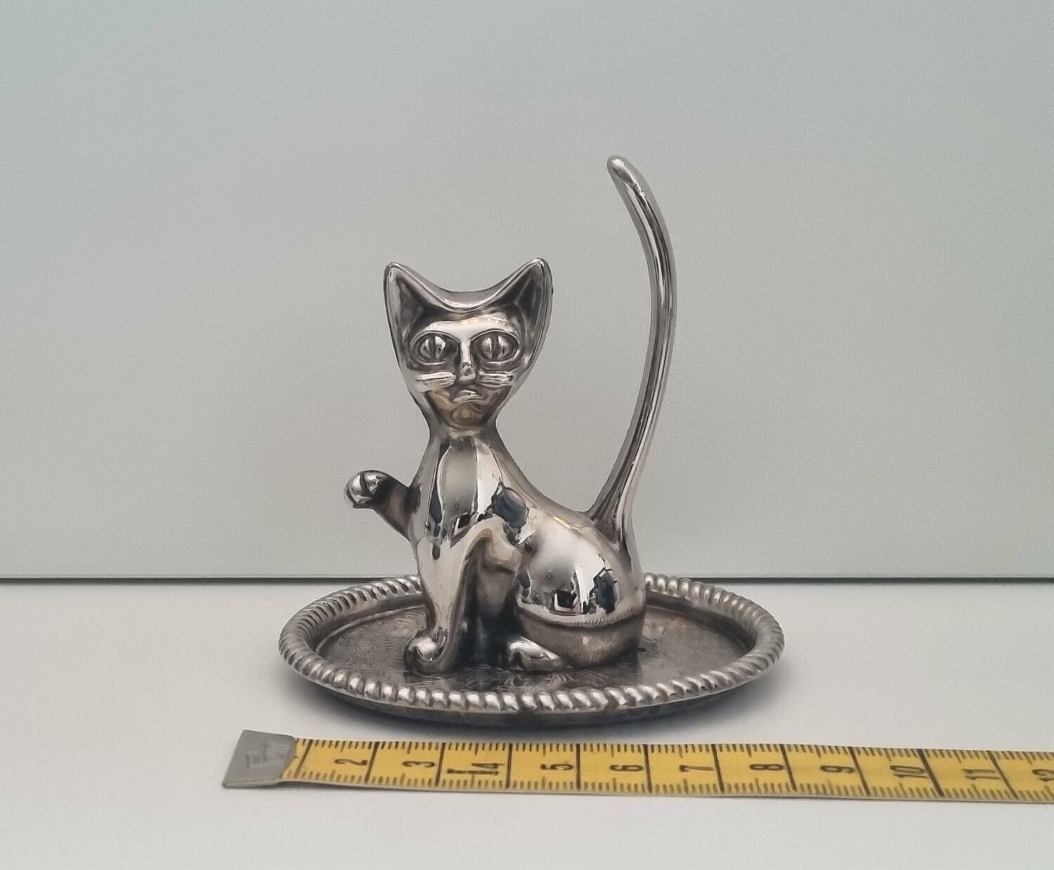 Ringhållare i form av en katt - Made in Hong Kong