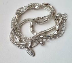 Silverfärgat armband med berlock LBVYR