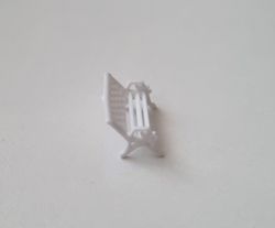 1 st bänk, minibänk miniatyr (1,7 x 1,2 cm)