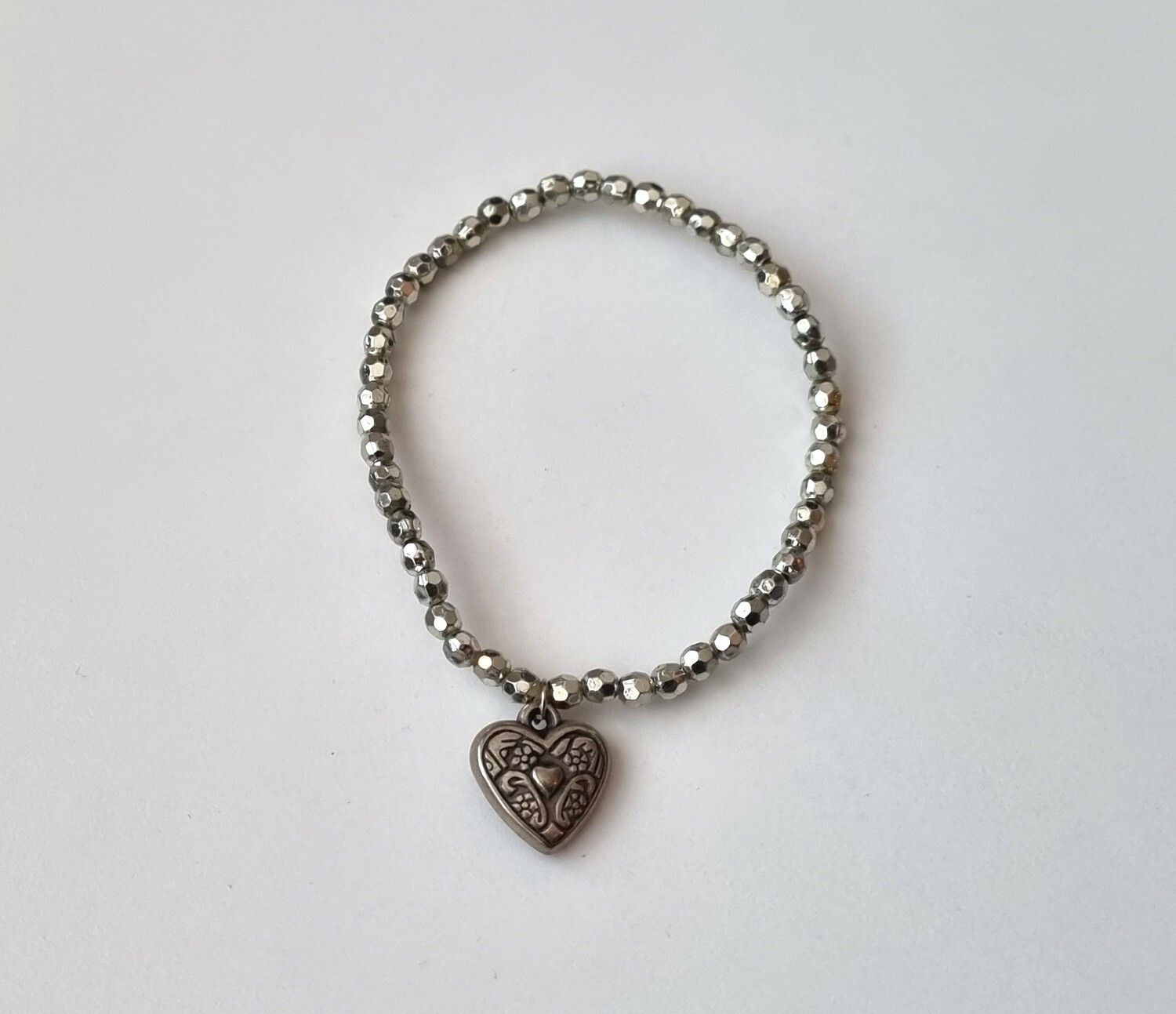 Simpelt armband med hjärta