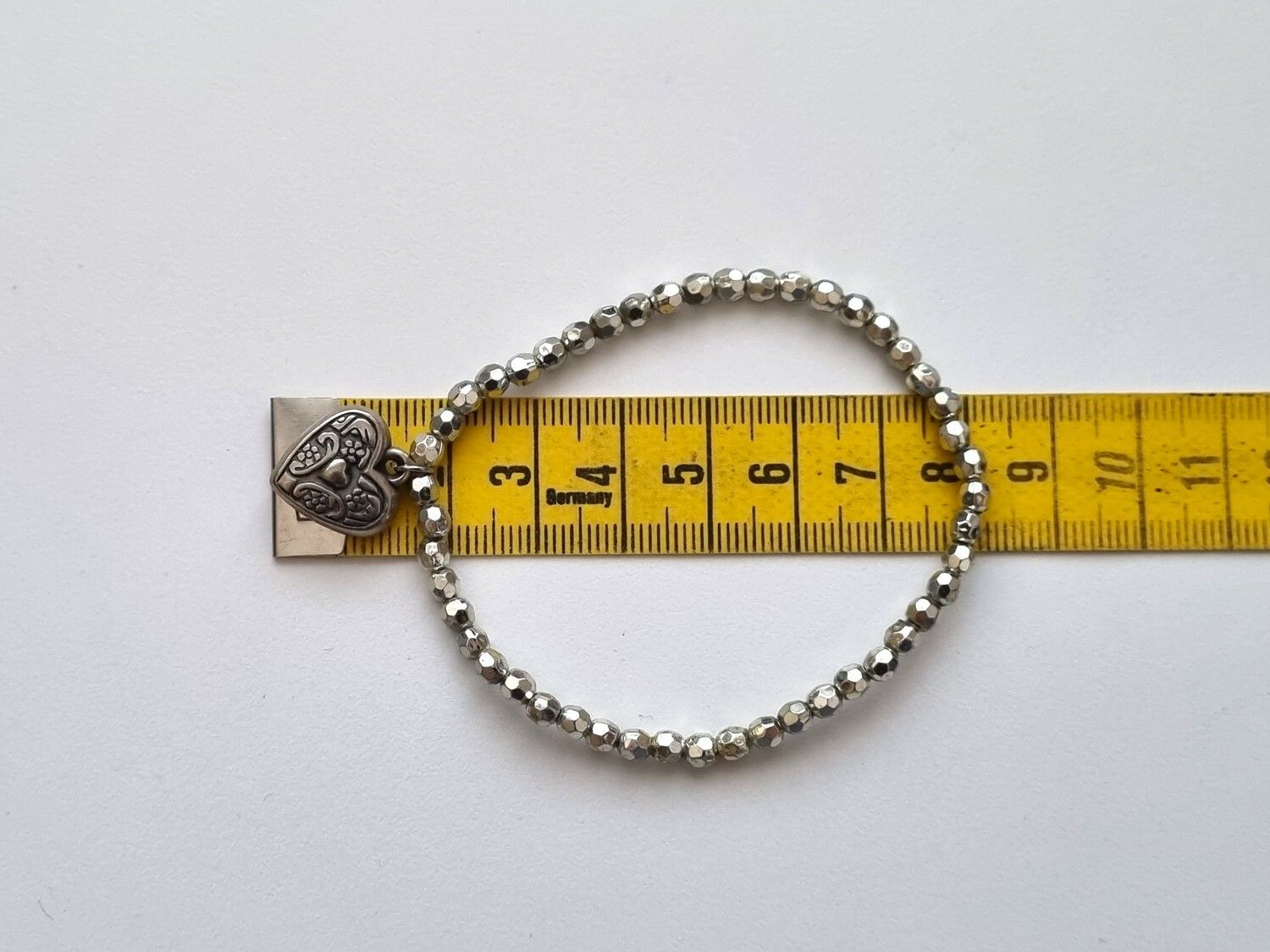 Simpelt armband med hjärta