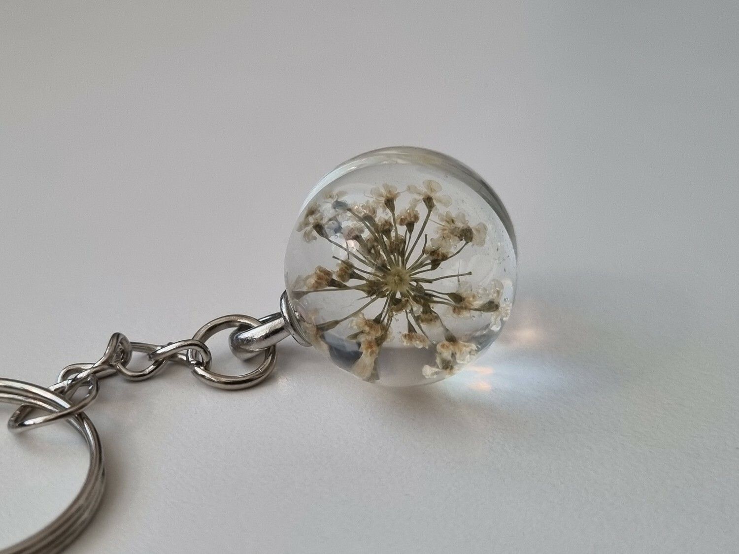Nyckelring Glasboll Glaskula (Vitt och gult)
