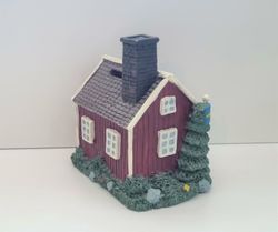 Spargris i form av ett svenskt miniatyrhus / minihus (hus nr 196)