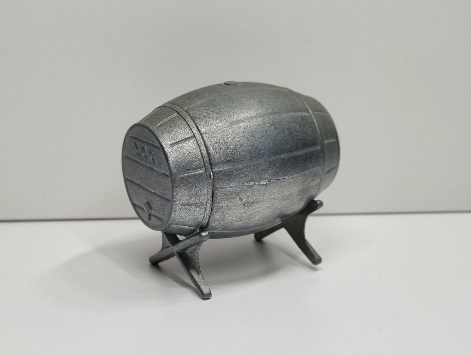 Vintunna, miniatyrtunna i metall (104 gram)