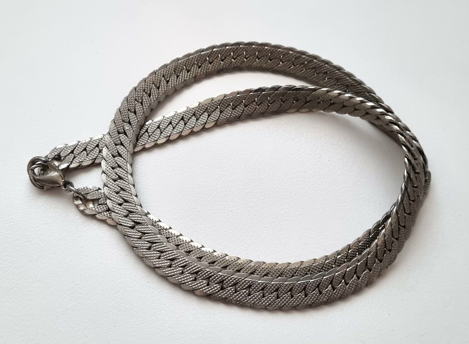 Silverfärgat halsband / halslänk (37,5 g)