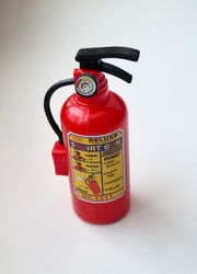 Brandsläckare, större miniatyr till dockhus / tittskåp