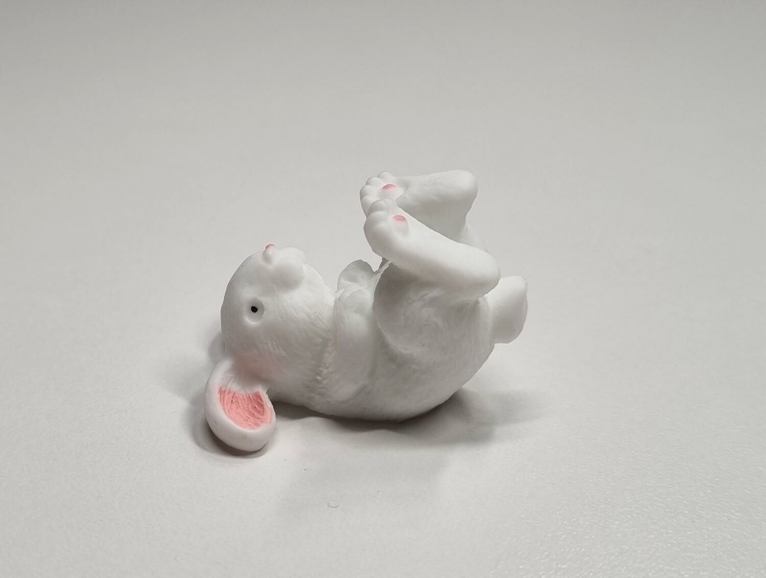 Handmålad liten kanin, minikanin miniatyr (2,9 x 2,5 cm)