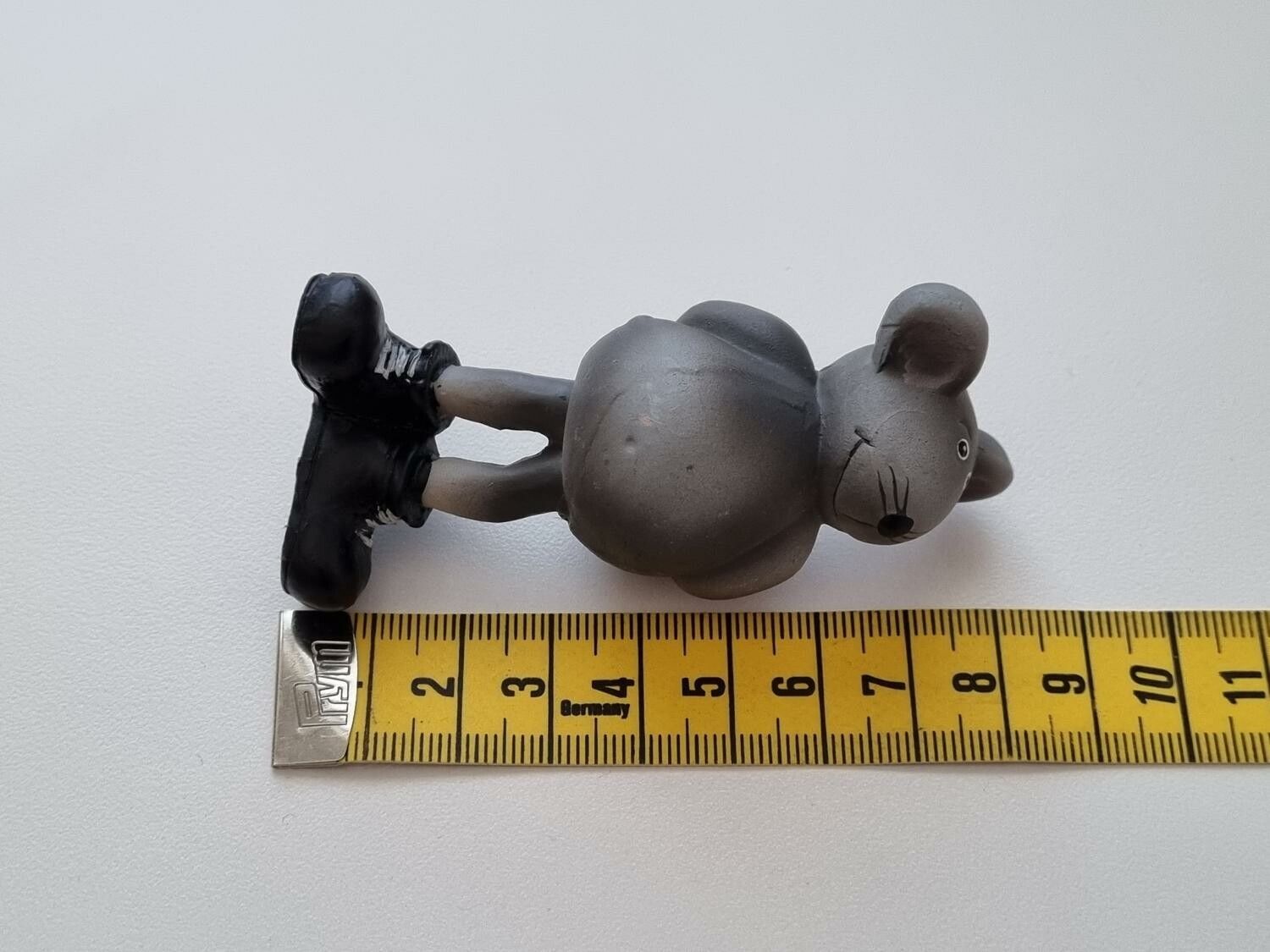 Söt funderande mus, figurin (7,1 cm hög)