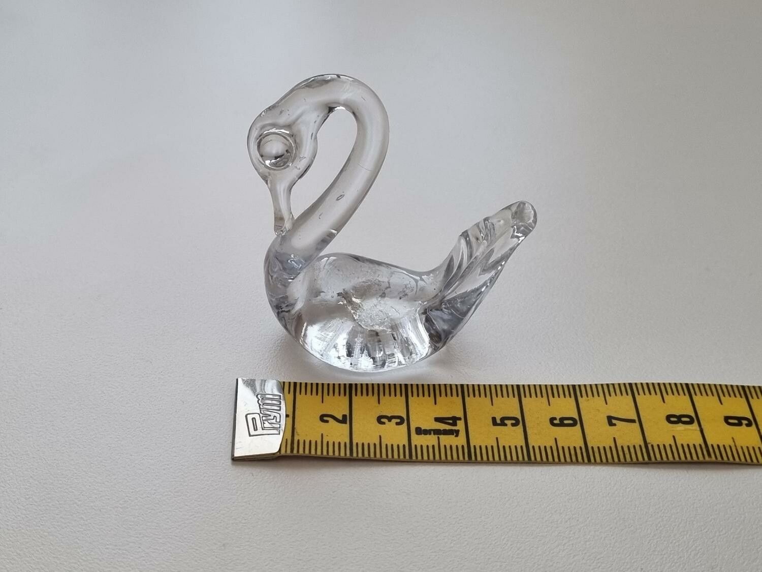 Söt svan i glas / glassvan (5,5 cm hög)