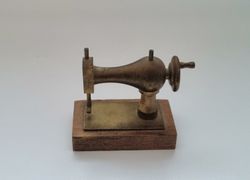 Miniatyr till dockhus, dockskåp / tittskåp med mera