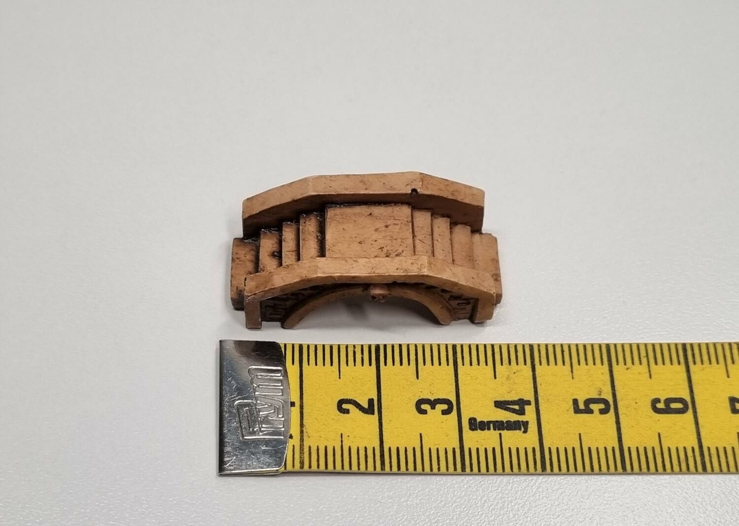 Liten bro, miniatyrbro för dockskåp / tittskåp
