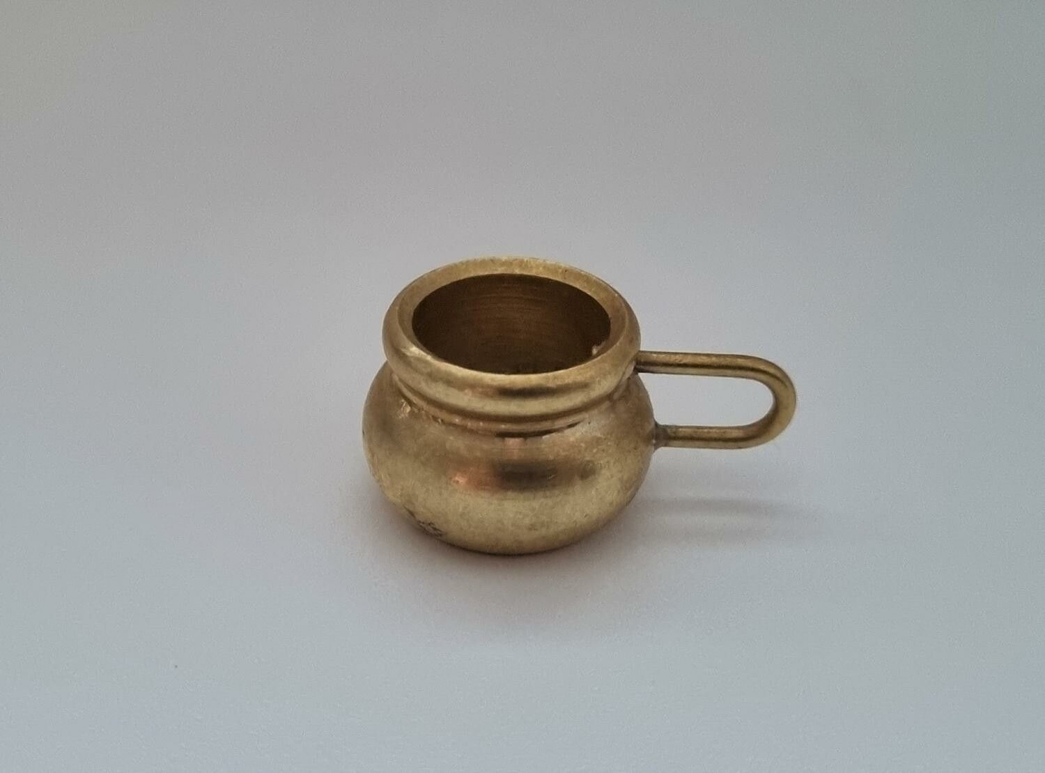 Potta, minipotta. Miniatyr till dockhus, dockskåp / tittskåp med mera